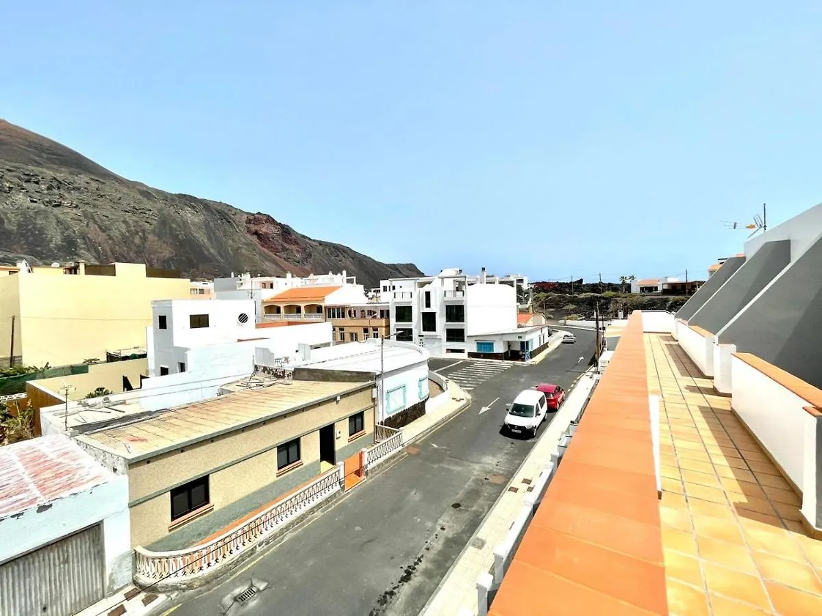 Apartamento con vista al mar, en primera linea, El Hierro Apartamento Tamaduste España