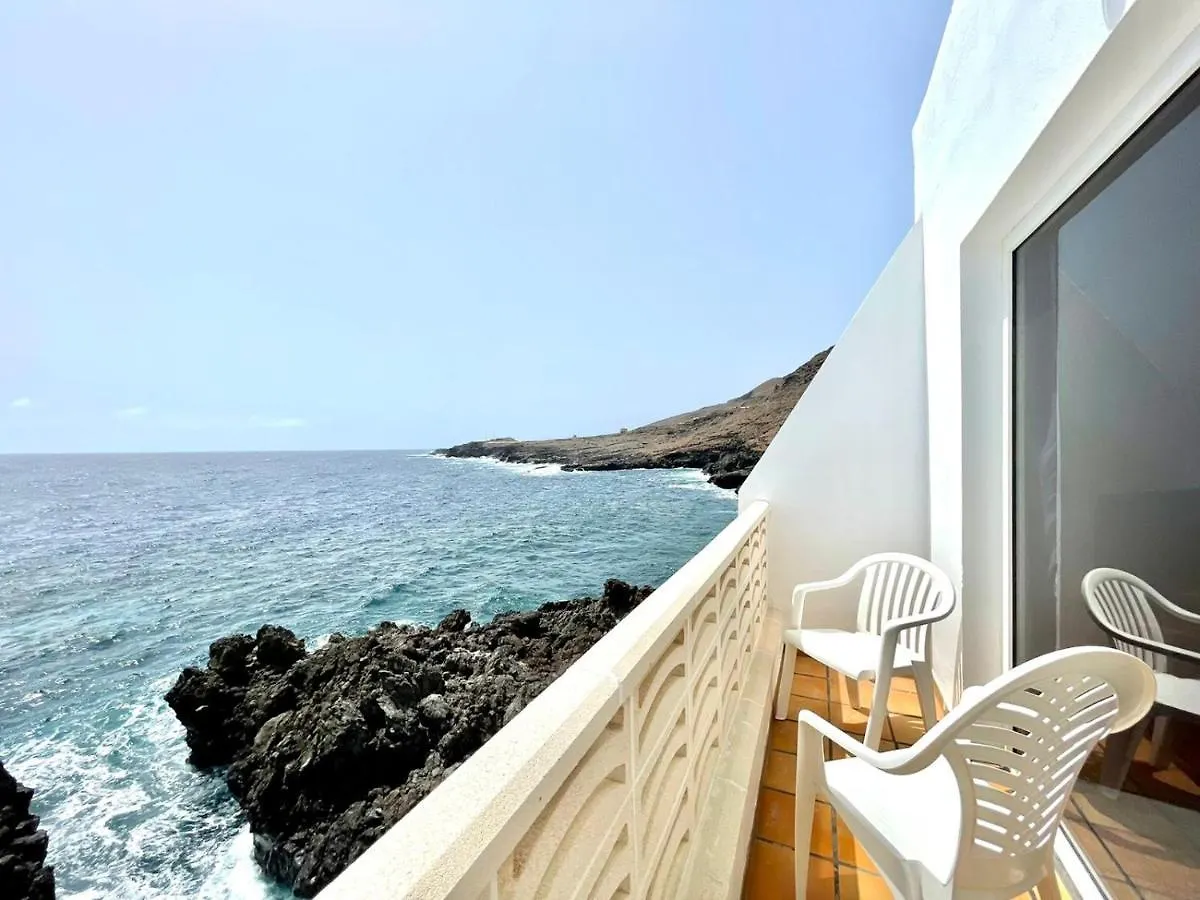 Apartamento con vista al mar, en primera linea, El Hierro Apartamento Tamaduste