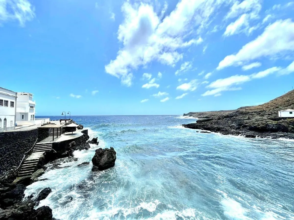 Apartamento con vista al mar, en primera linea, El Hierro Apartamento Tamaduste 0*,