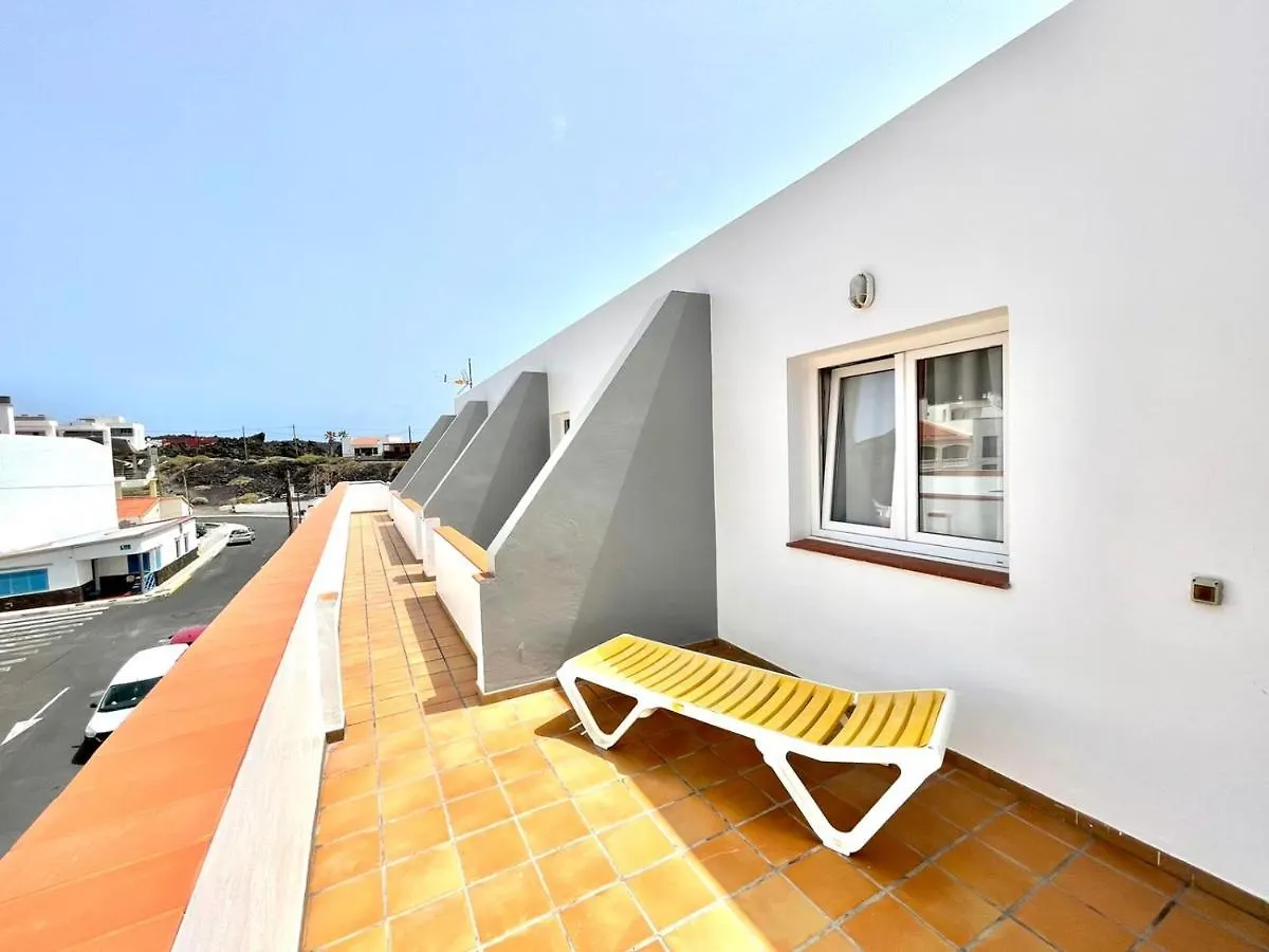 Apartamento con vista al mar, en primera linea, El Hierro Apartamento Tamaduste