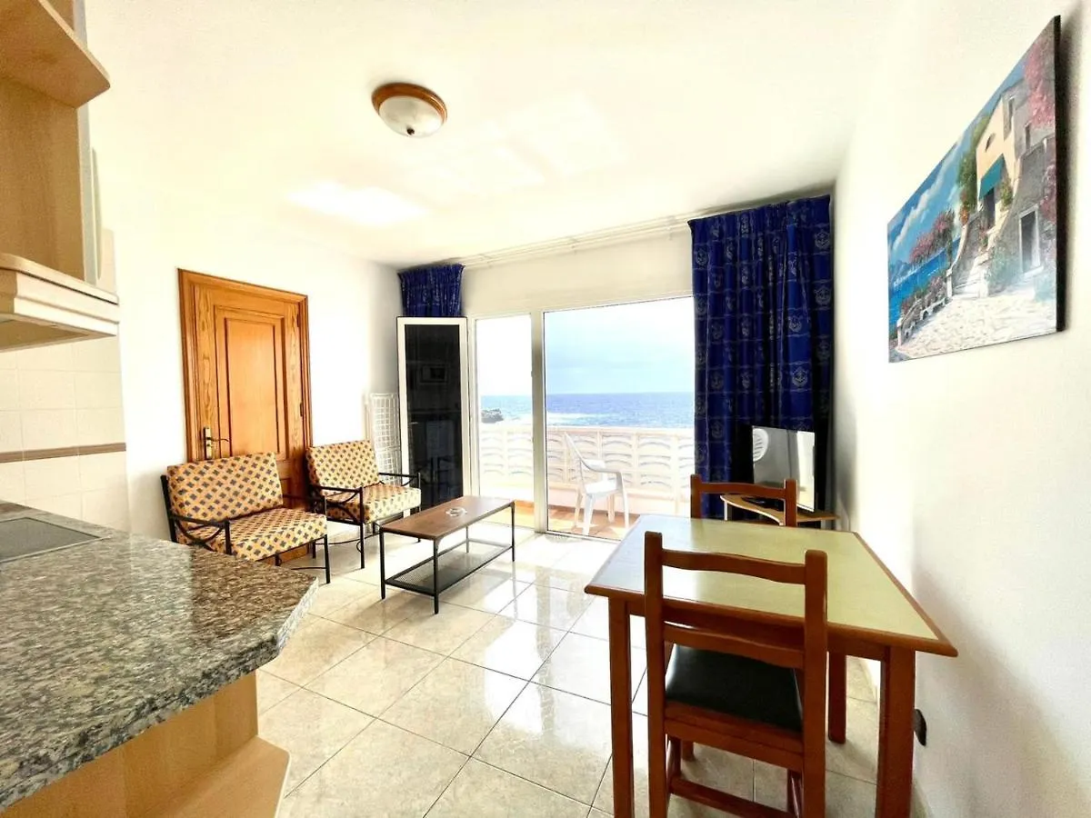 Apartamento con vista al mar, en primera linea, El Hierro Apartamento Tamaduste